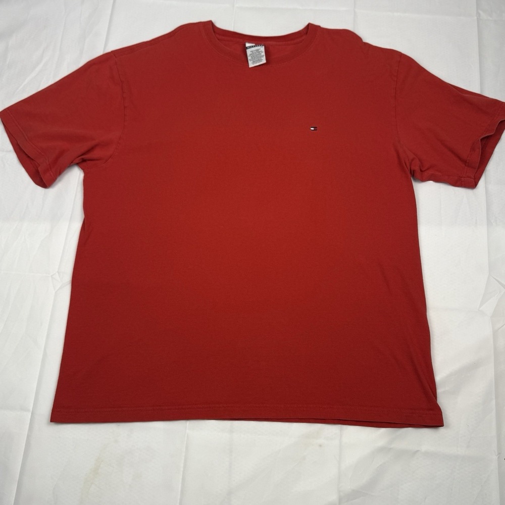 Tommy Hilfiger Men's Short Sleeve Classic Fit T-Shirt Red Size Large